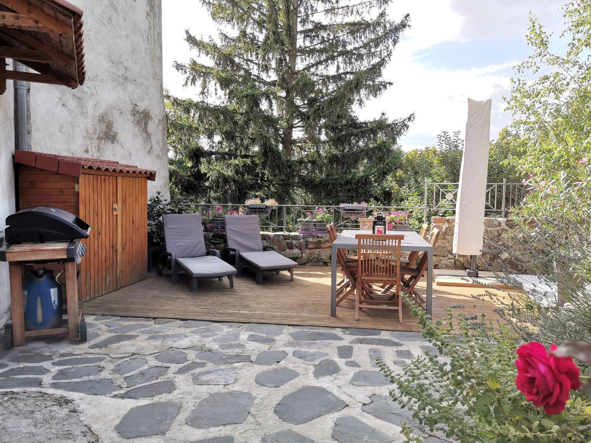 Grande Maison Au Coeur D'Un Village Historique Avec Terrasse Et Wifi Inclus - Fr-1-582-308 Saint-Vidal Exterior foto